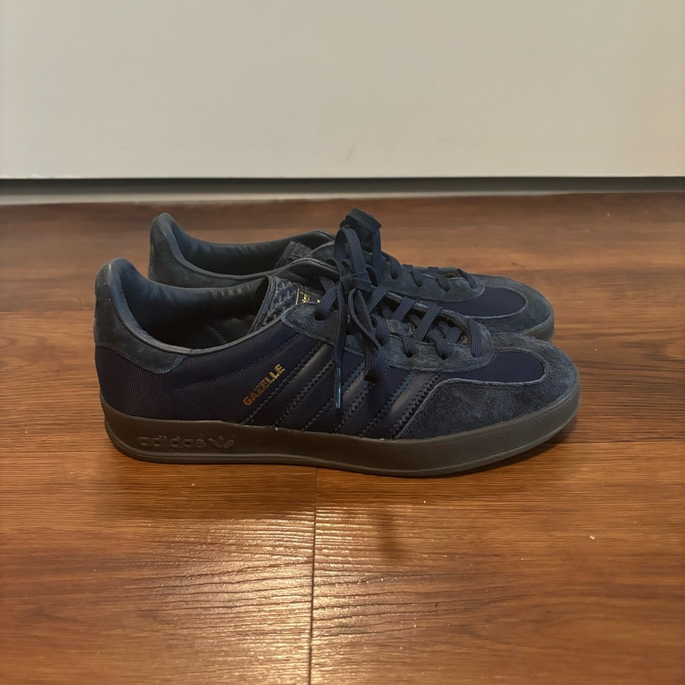 Navy Adidas Gazelle